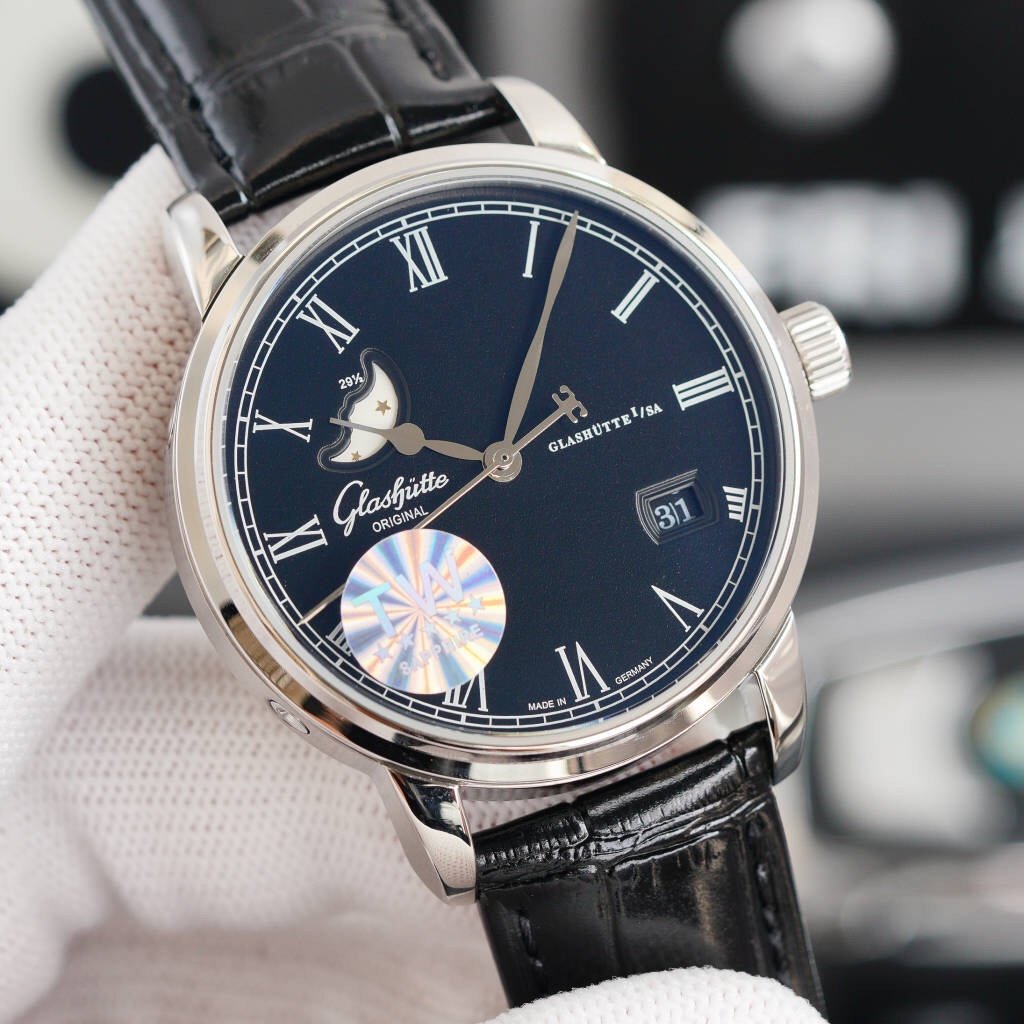 CARTIER SENATOR PANAROMA MOONPHASE STEEL