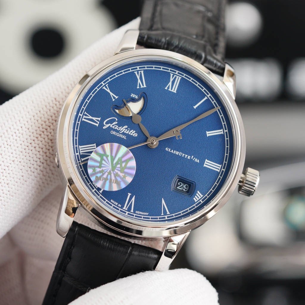 CARTIER SENATOR PANAROMA MOONPHASE STEEL